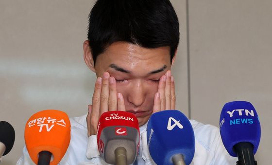 피곤함이 역력한 우상혁