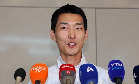 우상혁, 3회 연속 AG 메달 획득