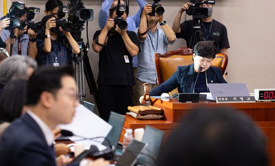 법사위 주재하는 서영교 법사위원장