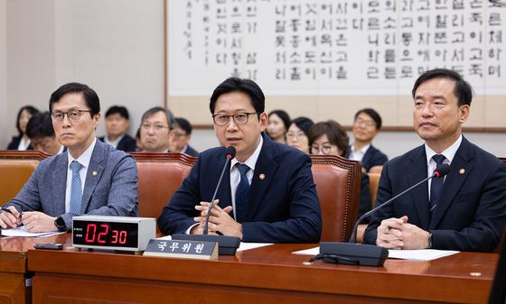 법사위 답변하는 배경훈 부총리 겸 과기정통부 장관