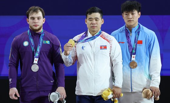 북한 노광철, 역도 85kg 금메달