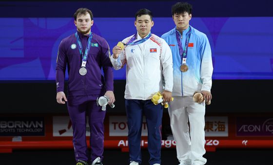 북한 노광철, 역도 85kg 금메달