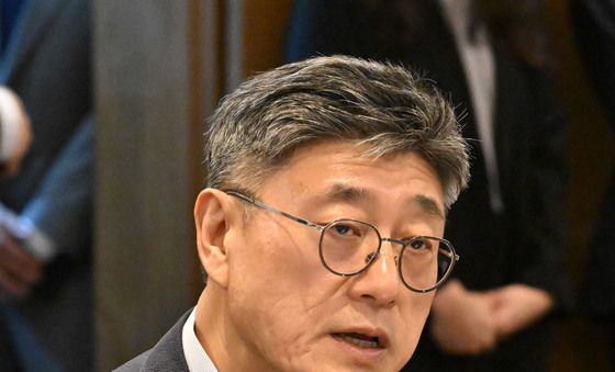 발언하는 정재헌 SK텔레콤 대표이사