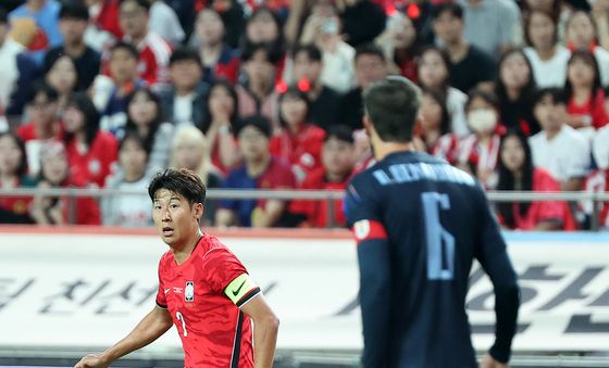 벤탄쿠르와 만난 손흥민