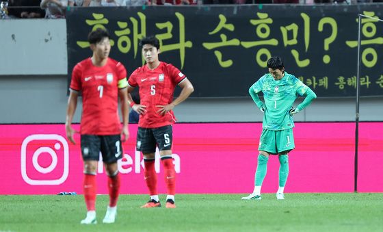 고개 떨군 김승규