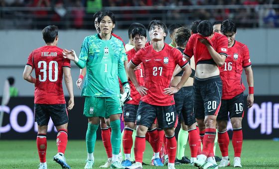 대한민국, 우루과이 상대로 1-4 대패