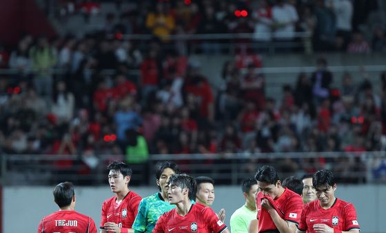 대한민국, 우루과이 상대로 1-4 대패