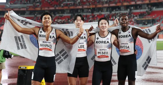 男 400m 계주, 38초43 신기록 쓰며 값진 동메달