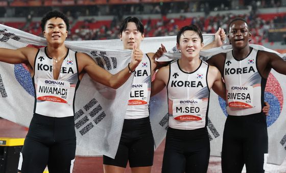 男 400m 계주, 38초43 신기록 쓰며 값진 동메달