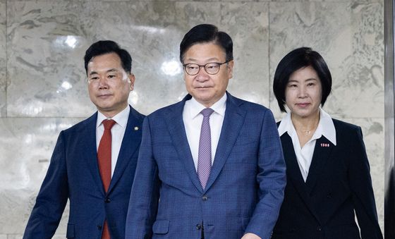원내대책회의 참석하는 정점식 원내대표