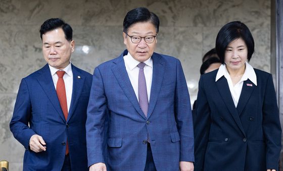 정점식 국민의힘 원내대표, 원내대책회의 참석