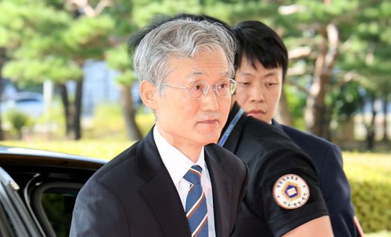 조희대 대법원장 출근길