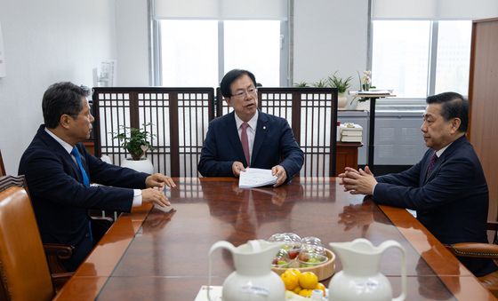 이만희 보건복지위원장, 여야 간사와 논의 계속