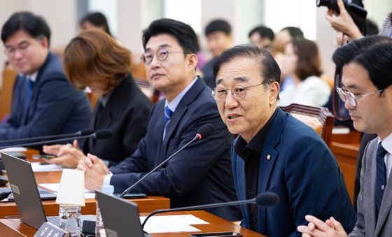 문체위 부임인사하는 김윤덕 전 국토부 장관