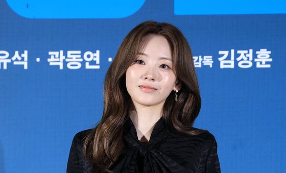 조이현, 눈부신 미모