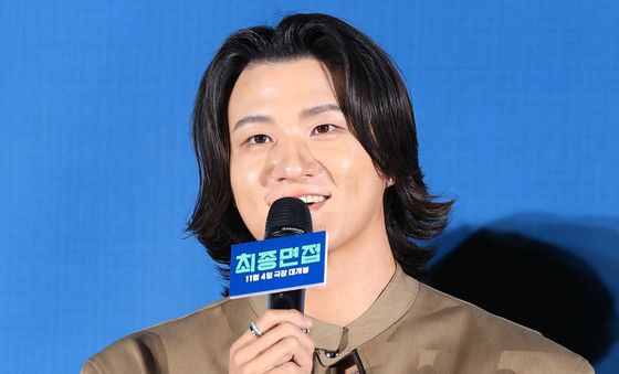 인사말 하는 신승호