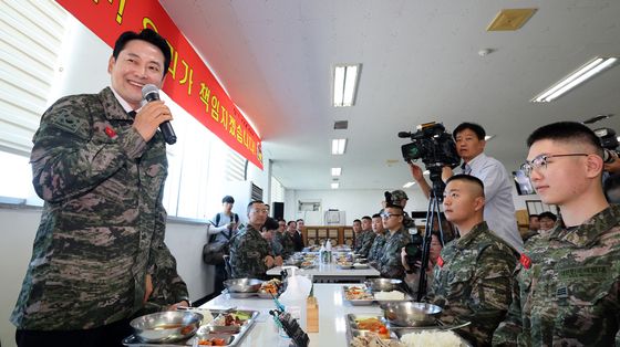 인사말하는 장동혁 대표