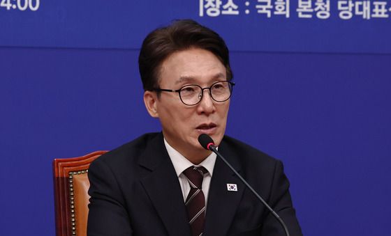 모두발언하는 김민석 대표