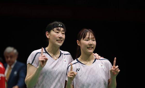 배드민턴 여자복식 금메달 딴 백하나·이소희 '우리는 1등'