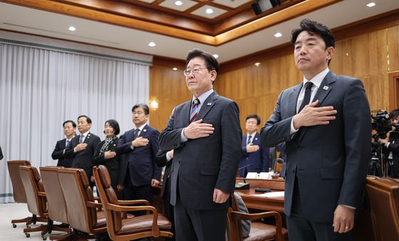메가프로젝트 제3차 민관합동 점검회 참석한 이재명 대통령