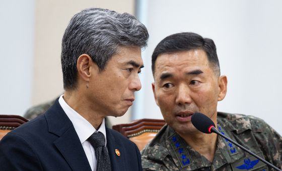 국방위 출석한 강신철 국방장관과 진영승 합참의장