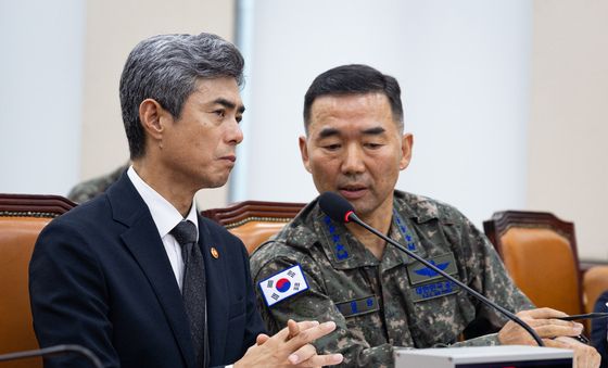 대화하는 강신철·진영승