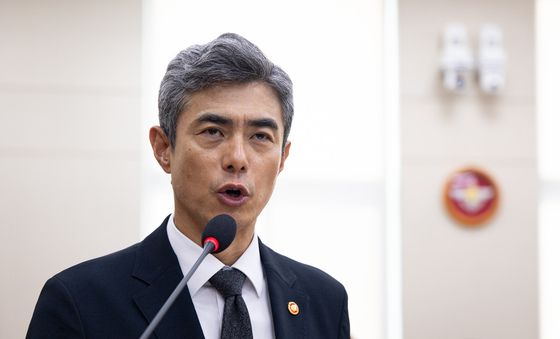 강신철 국방부 장관, 국방위 출석해 지뢰 폭발 사고 현안 보고