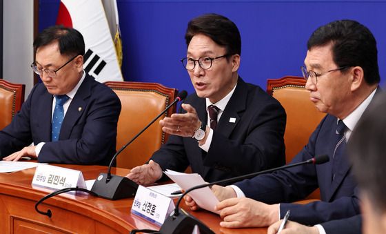 인사말하는 김민석 대표
