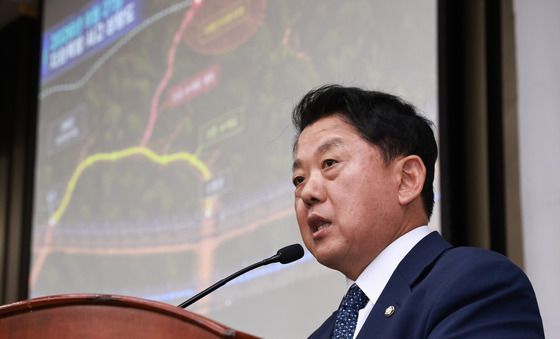 서부전선 폭발 사고 상황 설명하는 김병주 의원
