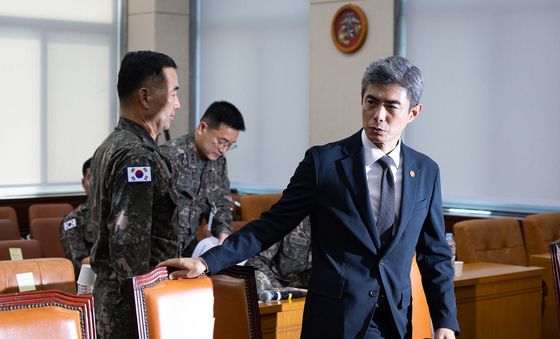 국방위 출석하는 강신철 국방부 장관과 진영승 합참의장