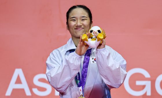 AG 2연패 안세영 '싱글벙글'