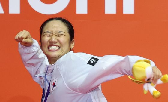 안세영 '금메달 퍼포먼스'