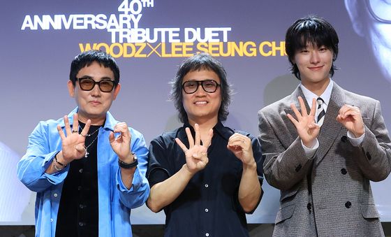 '40주년' 이승철, 레이감독·우즈와 함께