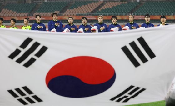국민의례하는 여자축구대표팀