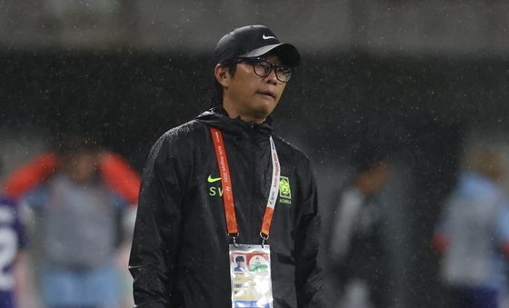 신상우 감독 '안 풀리네'