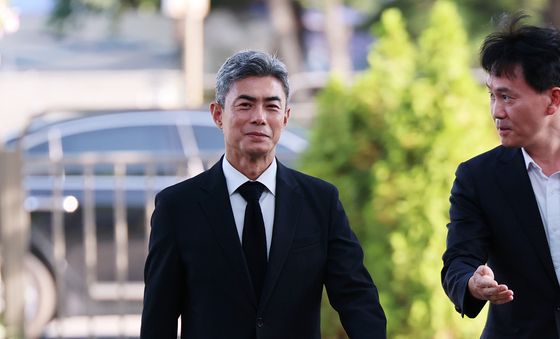 강신철 후보자, 청문회 준비 사무실로 첫 출근
