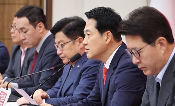 최고위 발언하는 장동혁 대표