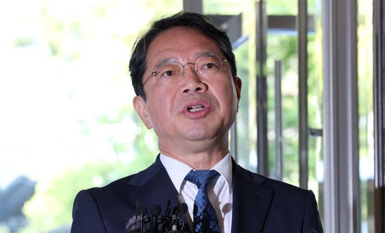 질문 답하는 김승원 법무장관 후보자