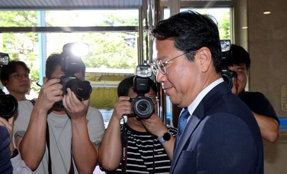 출근하는 김승원 법무장관 후보자