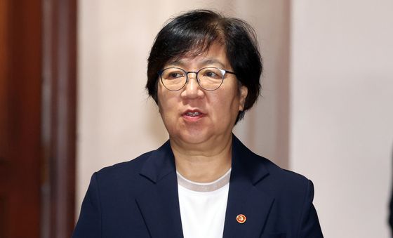 국가정책조정회의 참석하는 정은경 장관