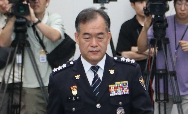 입장하는 김종철 신임 경찰청장 직무대행