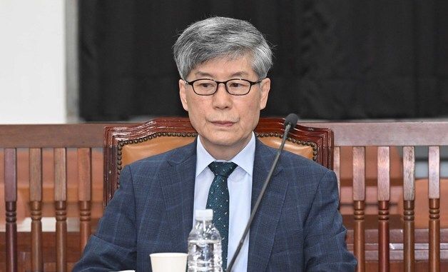 정보위 자리한 김희수 국정원 기획조정실장
