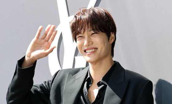엑소 카이, 넘치는 행복 바이러스