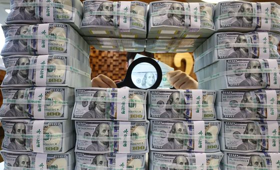 8월 외환보유액 143억달러 급증…역대 최대 폭 증가