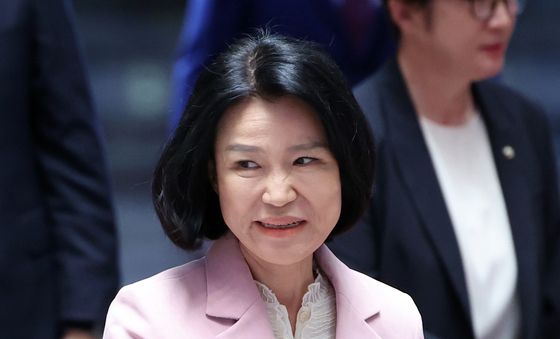 정책 의총 참석하는 이진숙 의원
