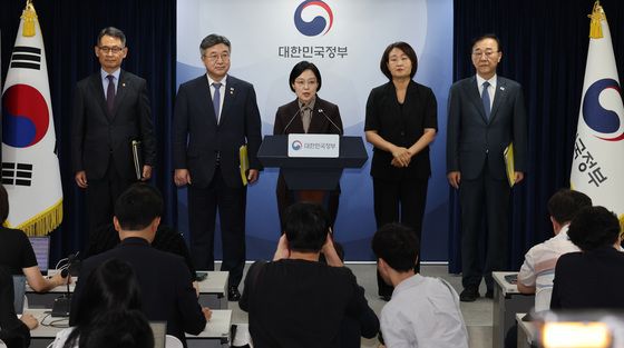 한성숙 총리, 행정·공공기관 이전 관련 기자회견
