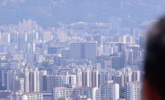 서울 아파트값 상승폭 줄었다