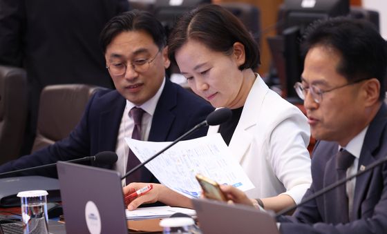 수석보좌관회의 참석한 이원주 국가전략투자 보좌관과 이해민 AI미래기획수석