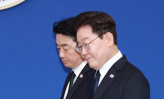 수석보좌관회의 참석하는 이재명 대통령
