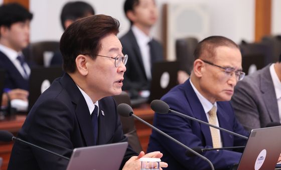 수석보좌관회의 발언하는 이재명 대통령